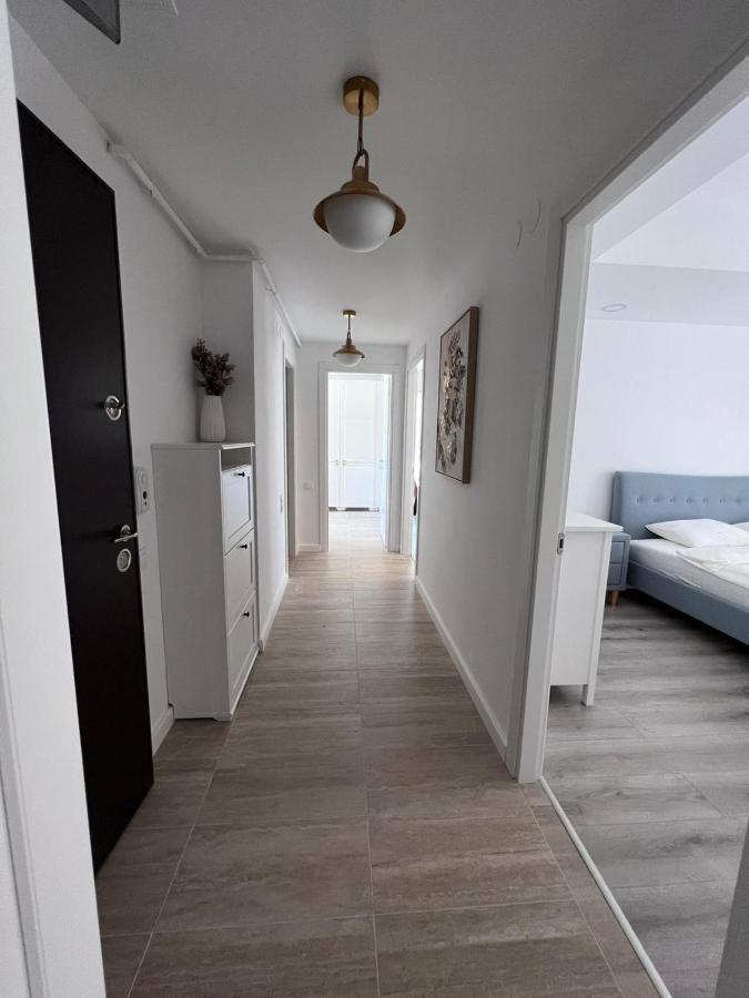 Cosmopolis Bliss: Your Home Away From Home Stefanestii de Jos Ngoại thất bức ảnh