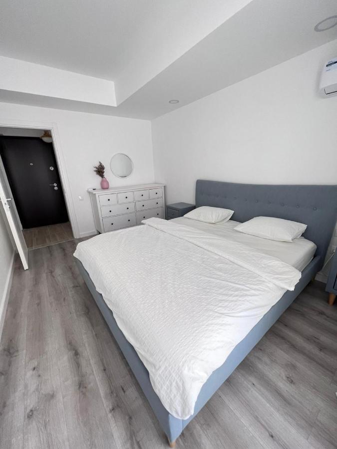 Cosmopolis Bliss: Your Home Away From Home Stefanestii de Jos Ngoại thất bức ảnh